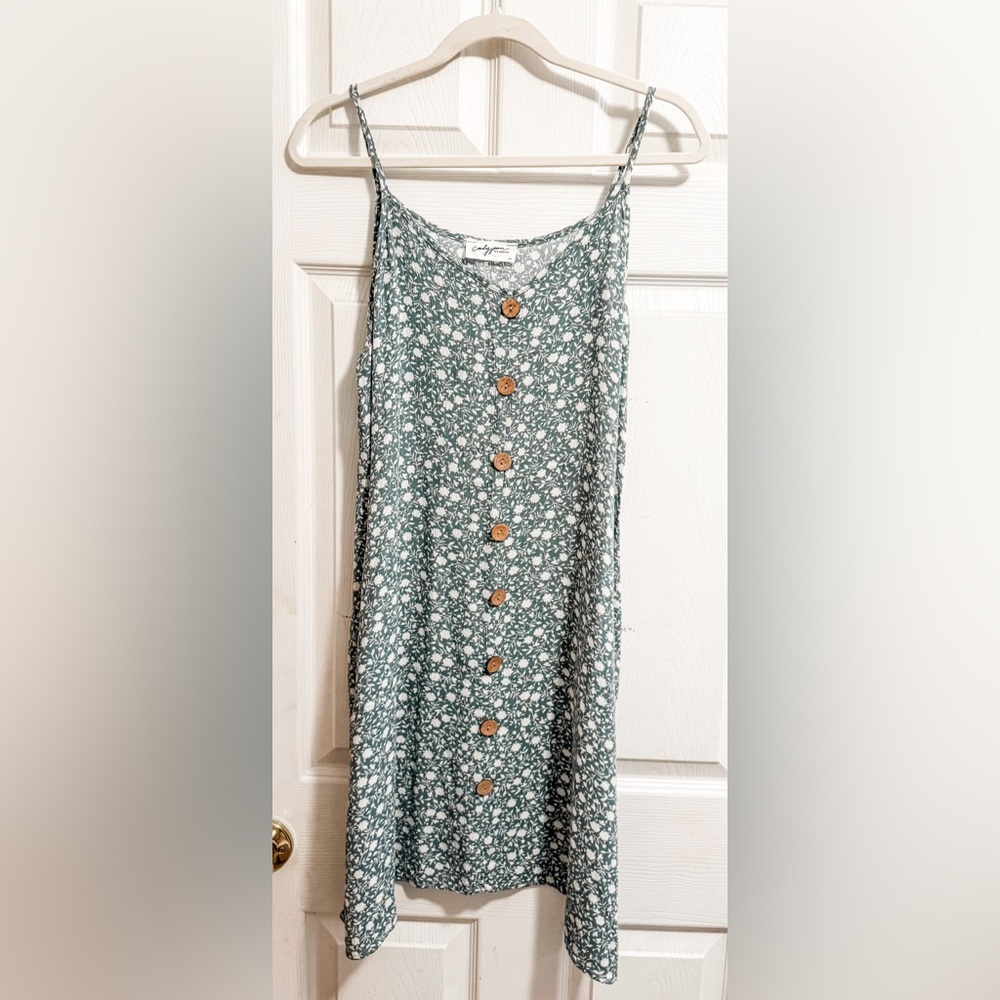 CJLA gauze dress. Pockets and non-functional buttons. Size M.